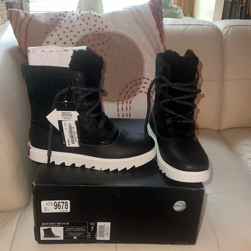 Sorel Joan of Arc Next Lite Winter boots size 7B NWT